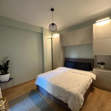 Thanos Luxurious דירה *