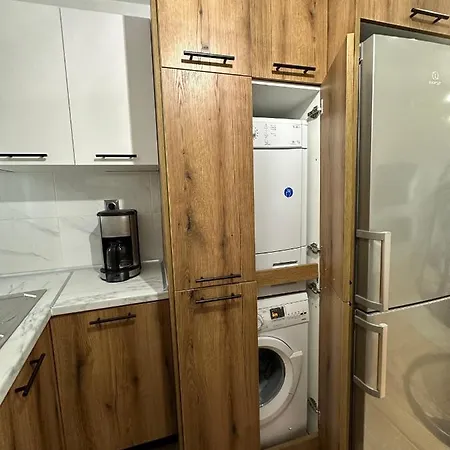 Thanos Luxurious דירה