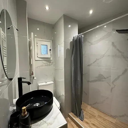 Thanos Luxurious Apartment *